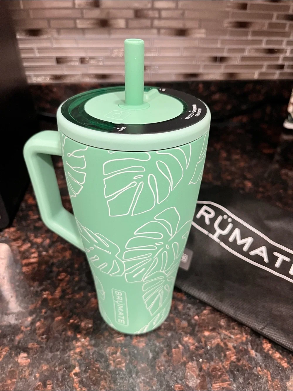 Brumate Era 40oz Monstera